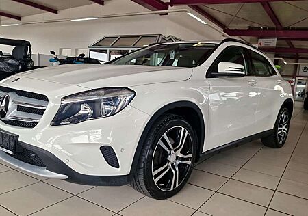 Mercedes-Benz GLA 200 Alu 18 Zoll Navi PDC V/H Sitzheizung Teilleder