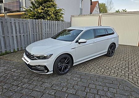 VW Passat Variant Volkswagen 2.0 TDI SCR DSG Elegance R-Line