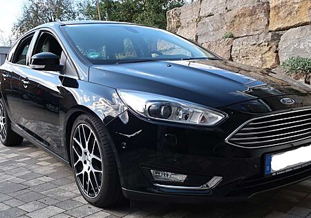 Ford Focus 1.5 EcoBoost Automatik Titanium