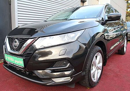 Nissan Qashqai ACENTA 1.3 KLIMA PANORAMADACH APPLE CAR