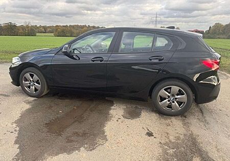 BMW 118i 118 Adv, Automatik,Navi,Headup,LED,PDC v&h, Alarm