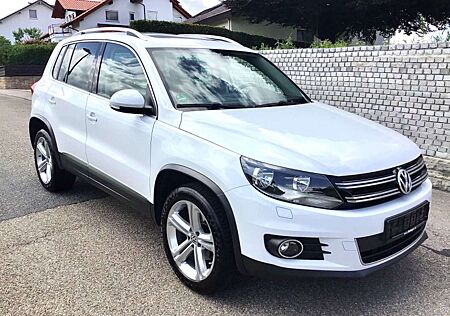 VW Tiguan Volkswagen TSI Sport & Style 4Motion -1 Hand -Top Zstd. !!