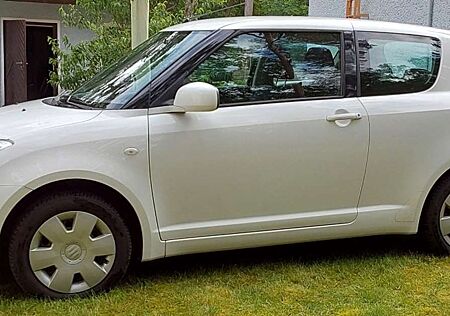Suzuki Swift Fließheck 3-Türer 1.3 Club