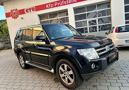 Mitsubishi Pajero 3.2 DI-D Intense / 7-Sitzer/ AHK /Xenon