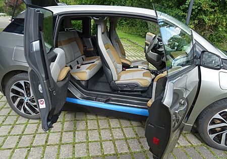 BMW i3 (94Ah)+REX + Navi Professional + Panoramadach