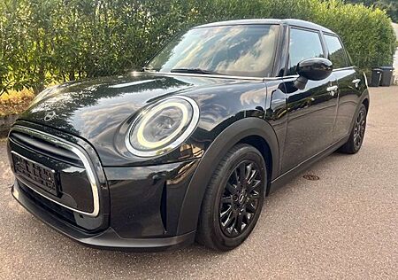 Mini ONE Essential Trim Blackyard/1Hd/Autom/LED/SHZ/PDC
