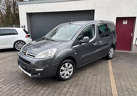 Citroën Berlingo Citroen Selection -scheckheft-1. Hand-AHK