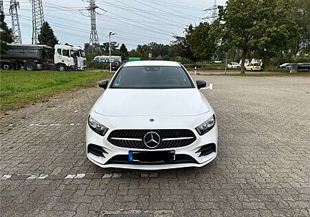 Mercedes-Benz A 220 A220 AMG Line, 8fach bereift, Ambiente, Widescreen