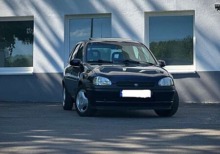 Opel Corsa b - Atlanta - TÜV - Neue Allwetterreifen