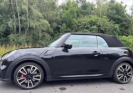 MINI John Cooper Works Cabrio JCW Cabrio, Premium Plus Paket, 8fach bereift