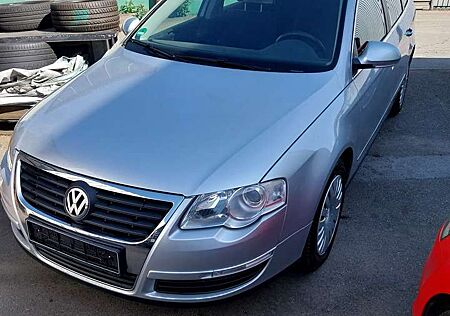 VW Passat Variant Volkswagen 2.0 FSI Comfortline