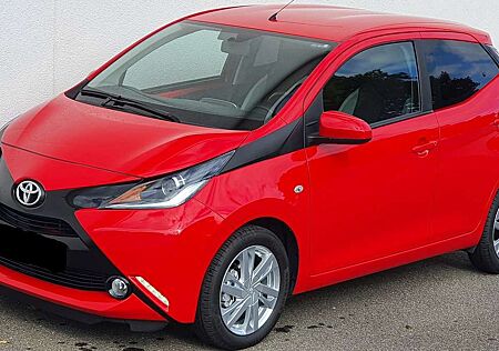 Toyota Aygo x-shift Automatik Kamera Alu Top Zustand