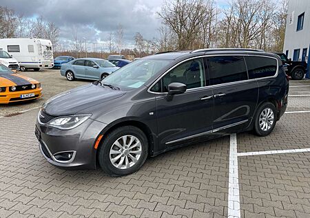 Chrysler Pacifica 2018 Touring L Plus Entertainment Leder Totwink