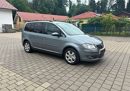 VW Touran Volkswagen 1.4 TSI* Klima * AHK * Tüv neu * Scheckheft*PDC