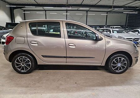 Dacia Sandero LAUREATE NAVI KLIMA AHK