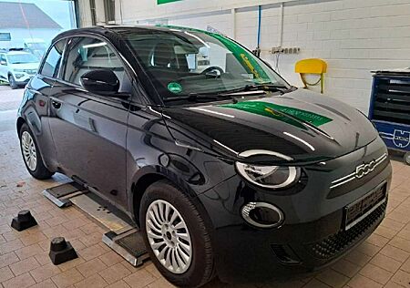 Fiat 500E 320 Km Reichweite Navi - Klimaautomatik