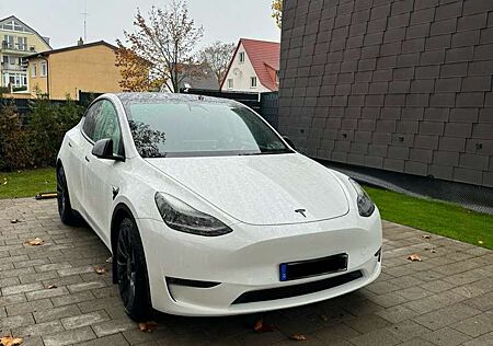 Tesla Model Y Performance Dual Motor AWD