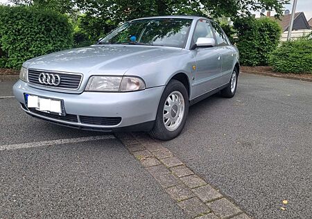 Audi A4 B5 1,8 Automatik 123500 KM