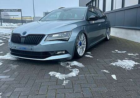 Skoda Superb Combi 2.0 TSI 4x4 DSG Sportline