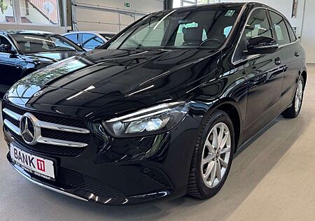 Mercedes-Benz B 200 MBUX LED Scheinwerfer Teilleder