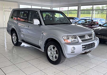 Mitsubishi Pajero 3.2L+Sitzheizg+4x4 Allrad+Navigation+PDC+7Sitz