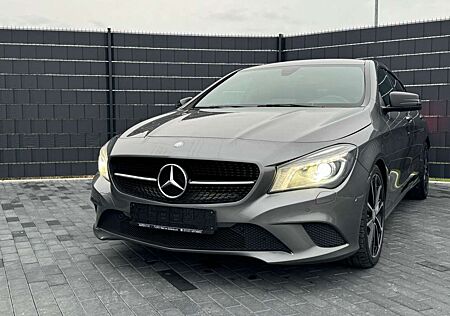 Mercedes-Benz CLA 200 *AUTOMATIK*CAM*BI-XENON*SHZ*TEMP*AHK*