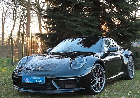 Porsche 911 /992 Carrera 4 S "Schwarz- Bestzustand"