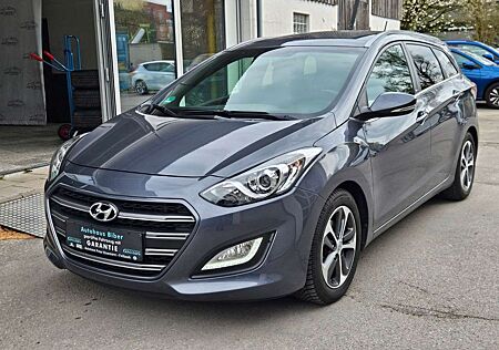 Hyundai i30 1.6 CRDi 16V cw blue Style