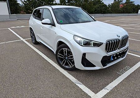 BMW X1 X1s20i Aut. MSport/AHK/ACC/HuD/H&K/Aktivsitze/Mem.