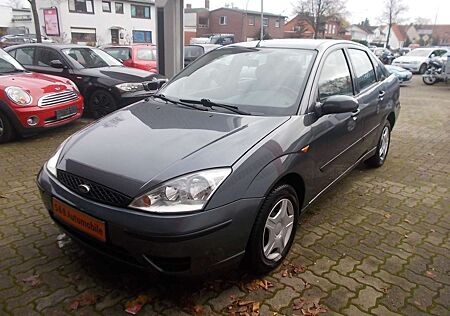 Ford Focus Lim. WENIG KM TÜV NEU