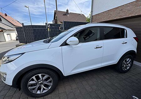 Kia Sportage 1.6 GDI 2WD Fifa World Cup Edition 8fach bereift