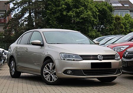 VW Jetta Volkswagen VI 1.4 TSI Life/DSG/Klima/Sitzhzg/Alu/PDC