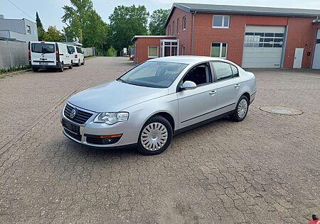 VW Passat Volkswagen 1 Hand, 52700 KM,Klima,GJReifen,el.Fh,Rentnerfzg
