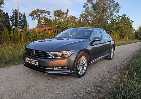 VW Passat Volkswagen 1.4TSI(ACT, BTM) DSG Highline *ACC*