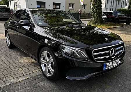 Mercedes-Benz E 200 Avantgarde Night Paket Command/Kamera/