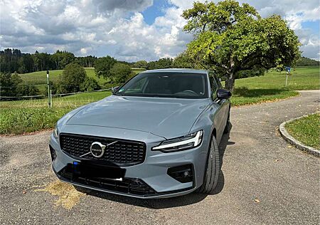 Volvo S60 B5 B AWD Ultimate Dark