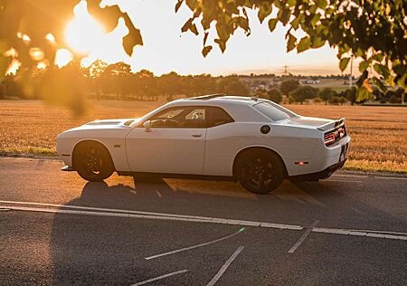 Dodge Challenger SRT 392 - 6.4L V8 492PS