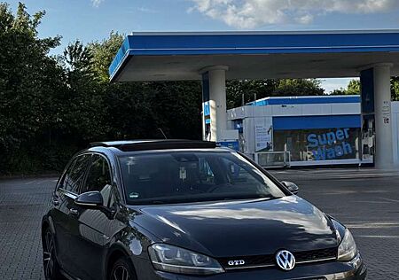 VW Golf Volkswagen GTD BlueMotion Technology DSG