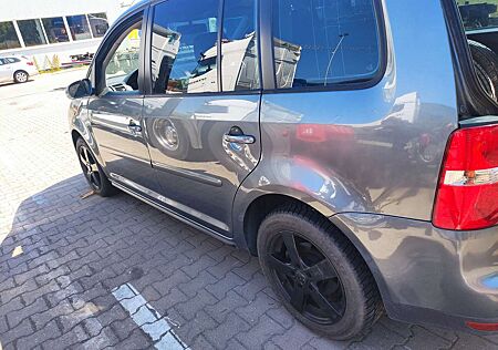 VW Touran Volkswagen 2.0 TDIHighline