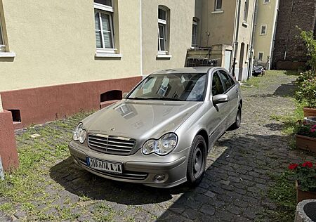 Mercedes-Benz C 180 Kompressor (203.046)
