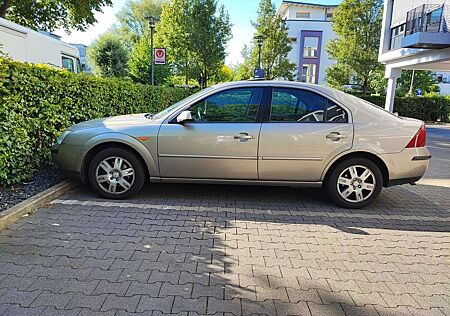 Ford Mondeo 2.0 Ghia