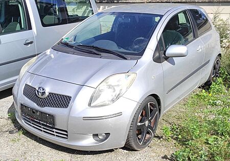 Toyota Yaris Travel EURO-4 SERVO ALU SPORT