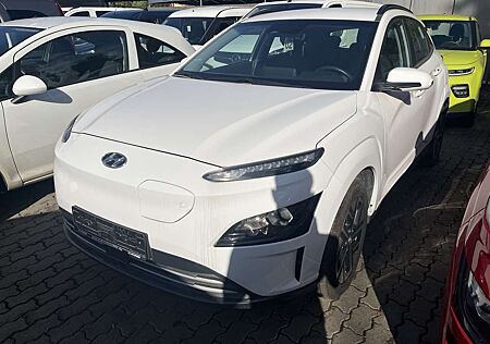 Hyundai Kona Select*2WD*CarPlay*ACC*Cam*SHZ*WinterP.*PDC