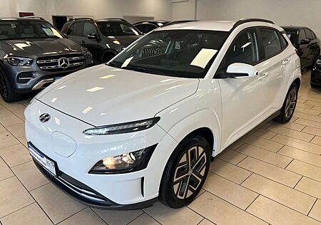 Hyundai Kona Select*2WD*CarPlay*ACC*Cam*SHZ*WinterP.*PDC