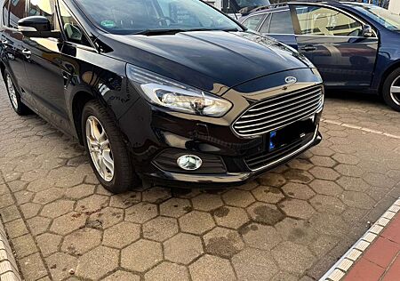 Ford S-Max 2.0 EcoBlue Bi-Turbo Aut. Titanium