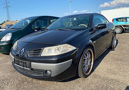Renault Megane Authentique 2.0 PANORAMADACH* LEDER* DVD* 18 ZOLL*