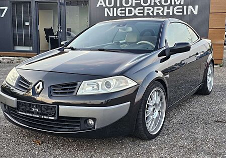 Renault Megane Authentique 2.0 PANORAMADACH* LEDER* DVD* 18 ZOLL*
