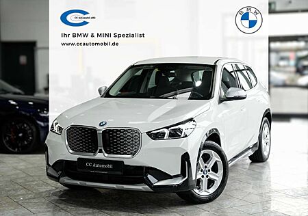 BMW iX1 xDrive30 xLine 360K Head-Up Komfortzugang