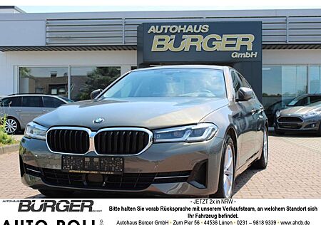 BMW 520 d LED ACC Kamera Navi StandHZG HarmanKardon HUD Di