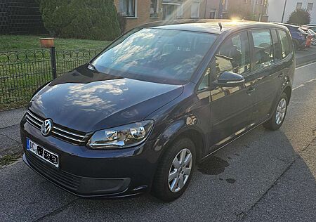 VW Touran Volkswagen 1.6 TDI DPF BlueMotion Technology Trendline